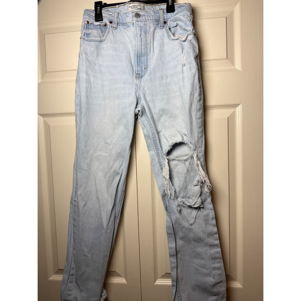 Abercrombie & Fitch 90's Straight Ultra High Rise Denim Distressed Jeans - Picture 4 of 7